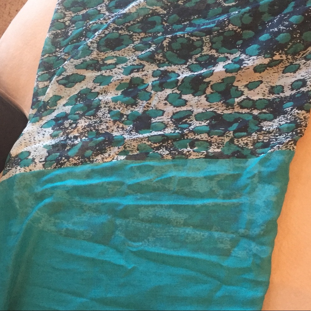 Scarf - Picture 2 of 3